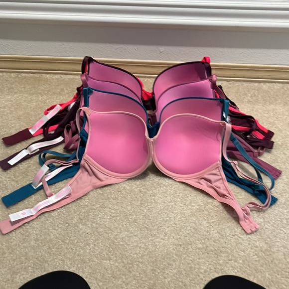 Victoria Secrets Pink Push-up Bras $25 for the bundle / $18 each - Picture 6 of 8